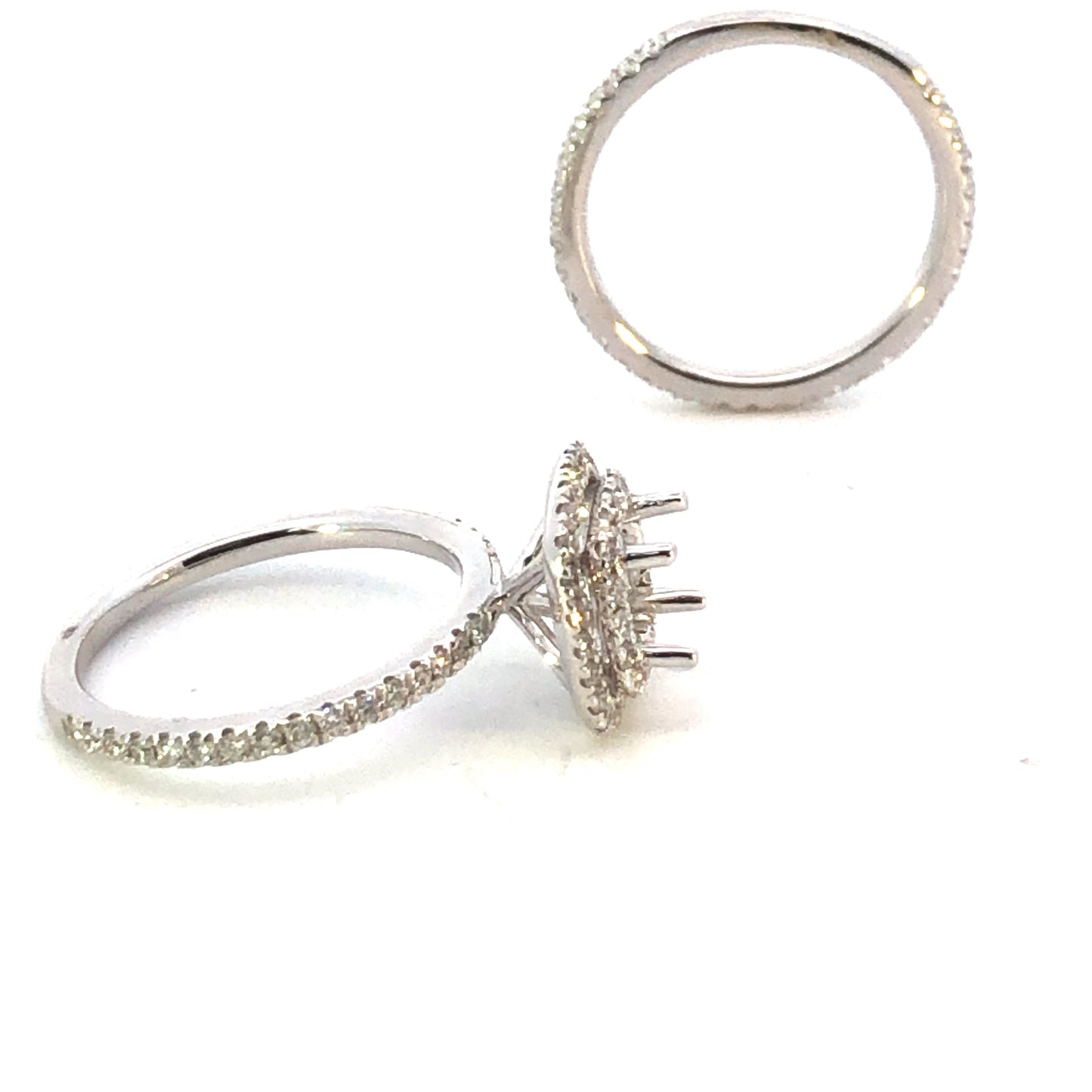 Elegant Customizable Diamond Halo Engagement Ring Setting (0.95ct)