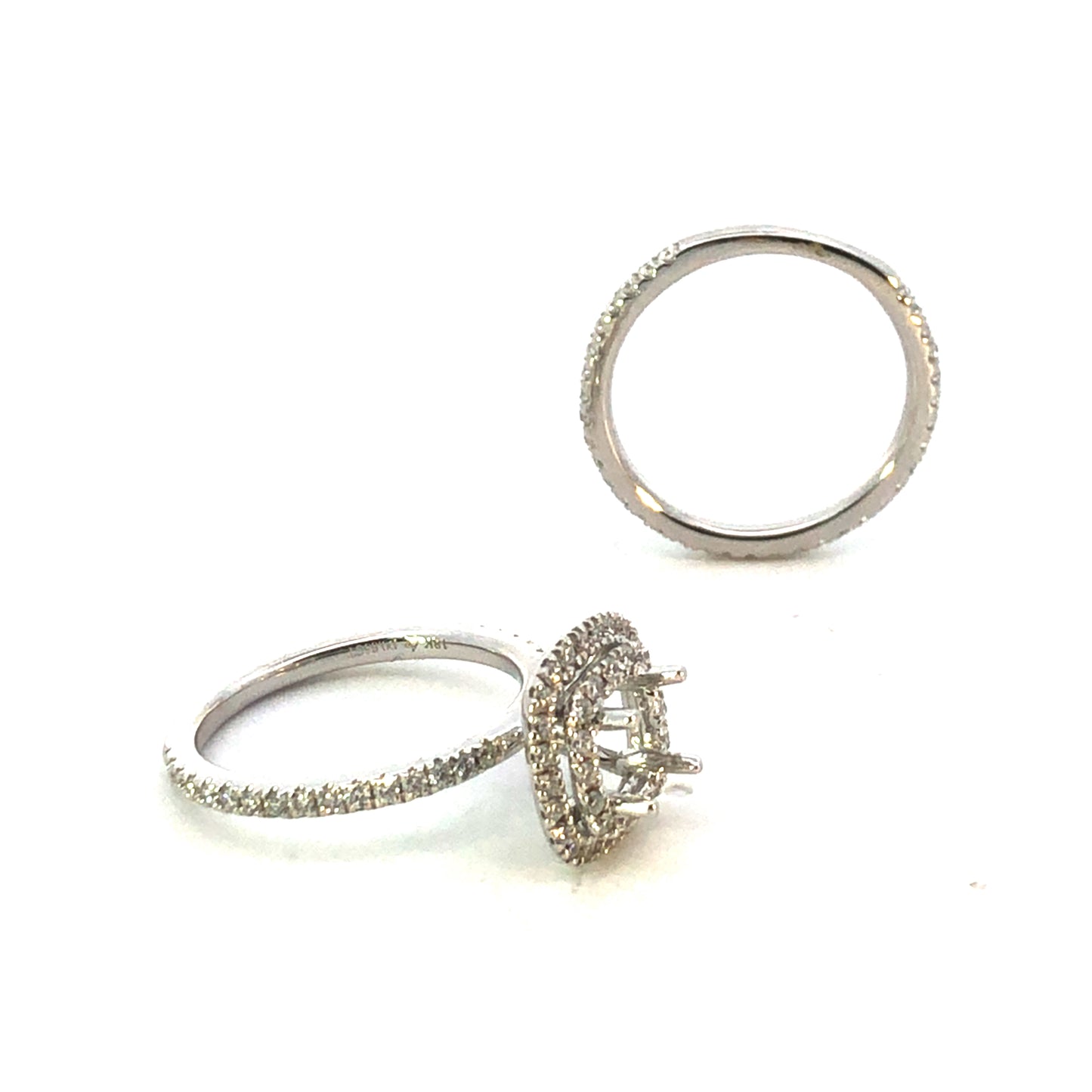 Elegant Customizable Diamond Halo Engagement Ring Setting (0.95ct)
