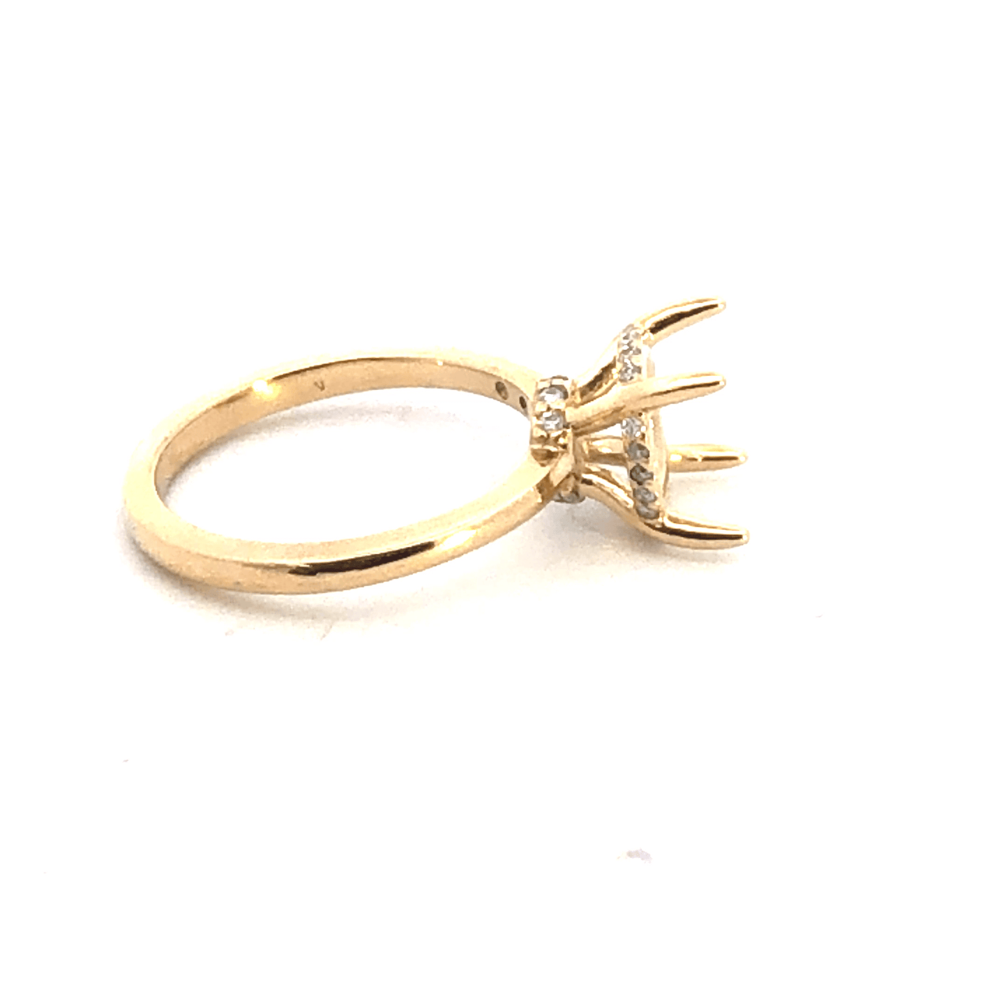 Elegant Gold Ring with Clear Stones (D.10ct, 14KW) – RM1912