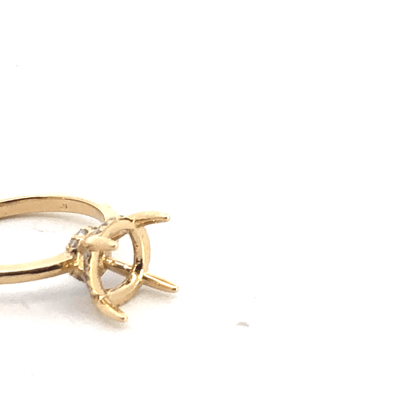 Elegant Gold Ring with Clear Stones (D.10ct, 14KW) – RM1912