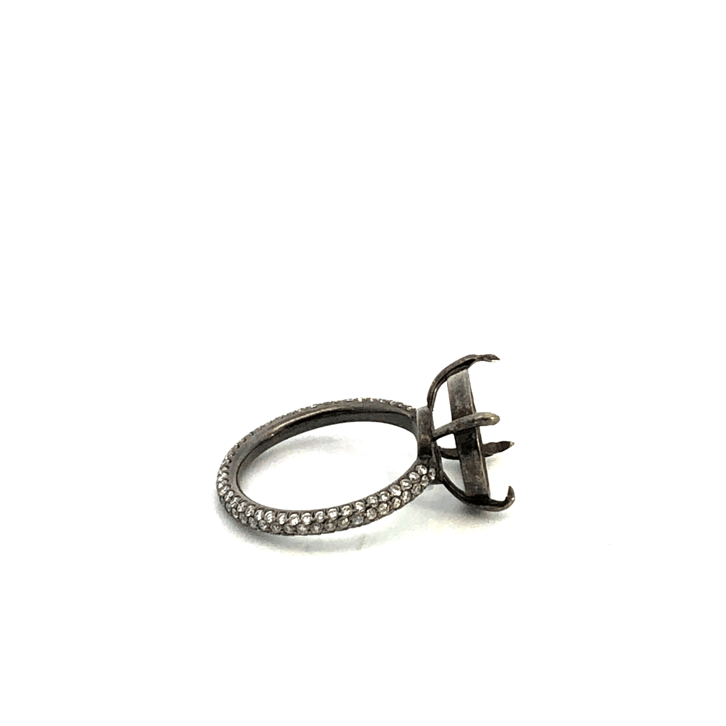 Elegant Silver Ring with Intricate Design (D1.59 ct, 18KW) – RM2024