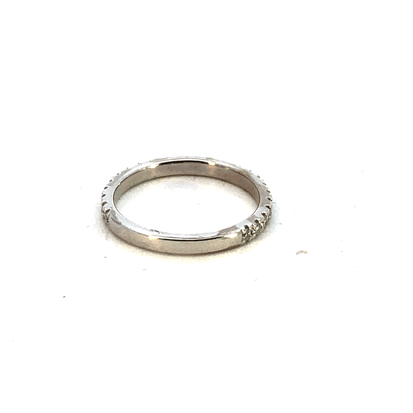 Elegant Diamond-Studded Ring with Diamond Weight: 0.31 ct 14k White Gold