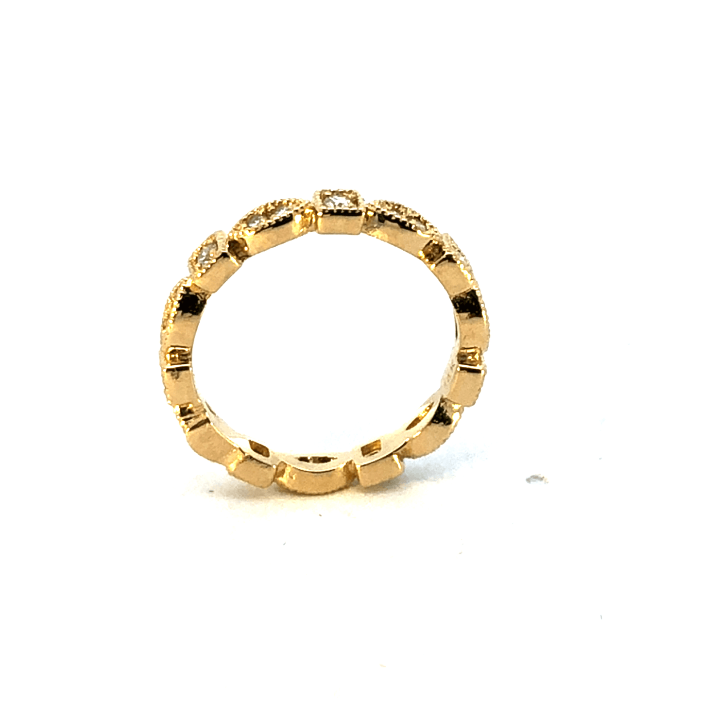 Classic 14K Gold Ring with Brilliant Diamond Details (0.29ct Total)