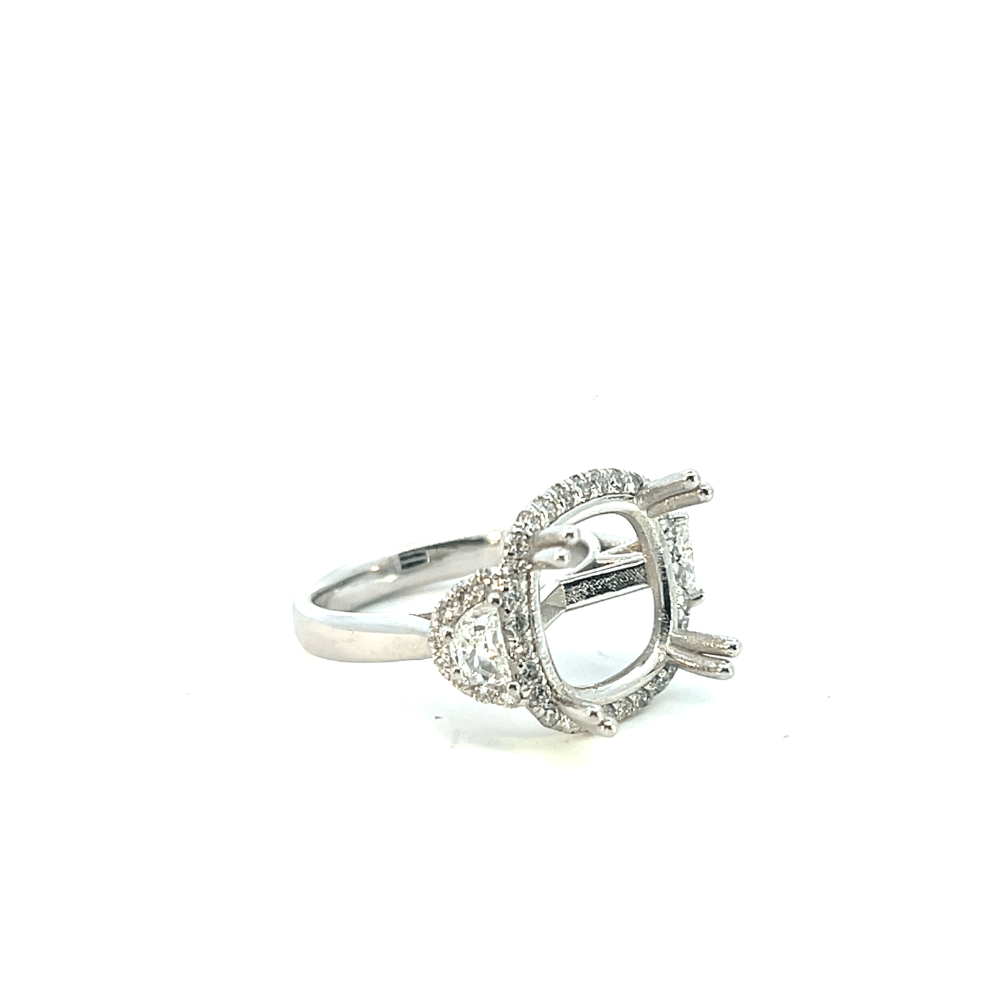 Elegant Silver Ring with Sparkling Accents – Diamond: 0.70 ct | Hidden Melee: 0.40 ct | 18K White Gold