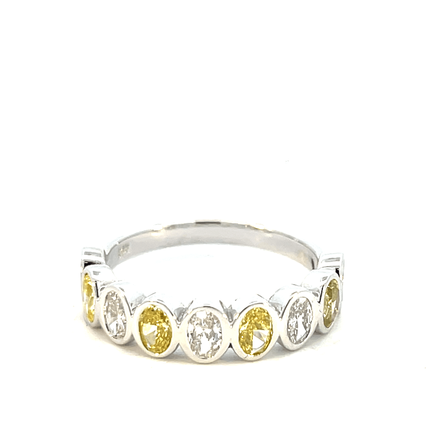 Elegant Two-Tone Oval Diamond Band
