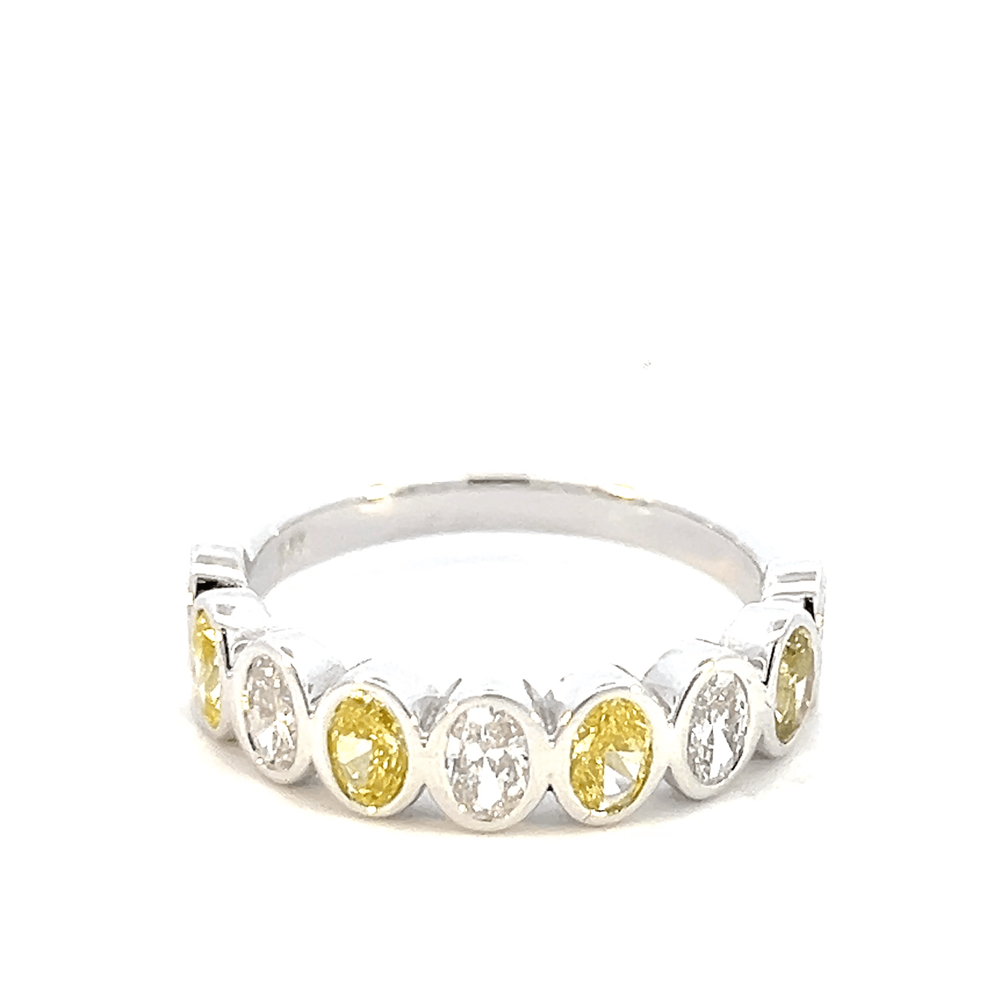 Elegant Two-Tone Oval Diamond Band