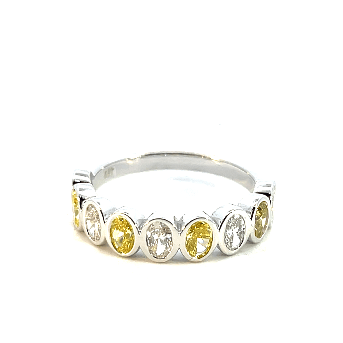 Elegant Two-Tone Oval Diamond Band