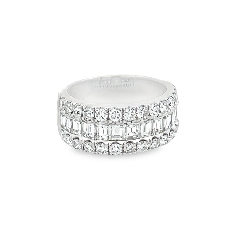 Fashion Baguette Diamond Band 2.81CT 18K White Gold
