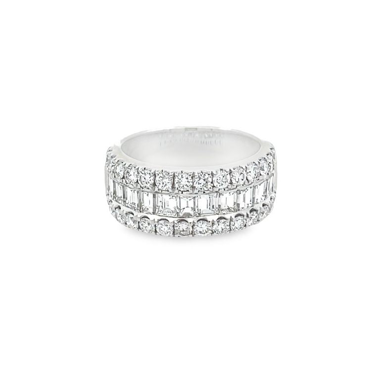 Fashion Baguette Diamond Band 2.81CT 18K White Gold