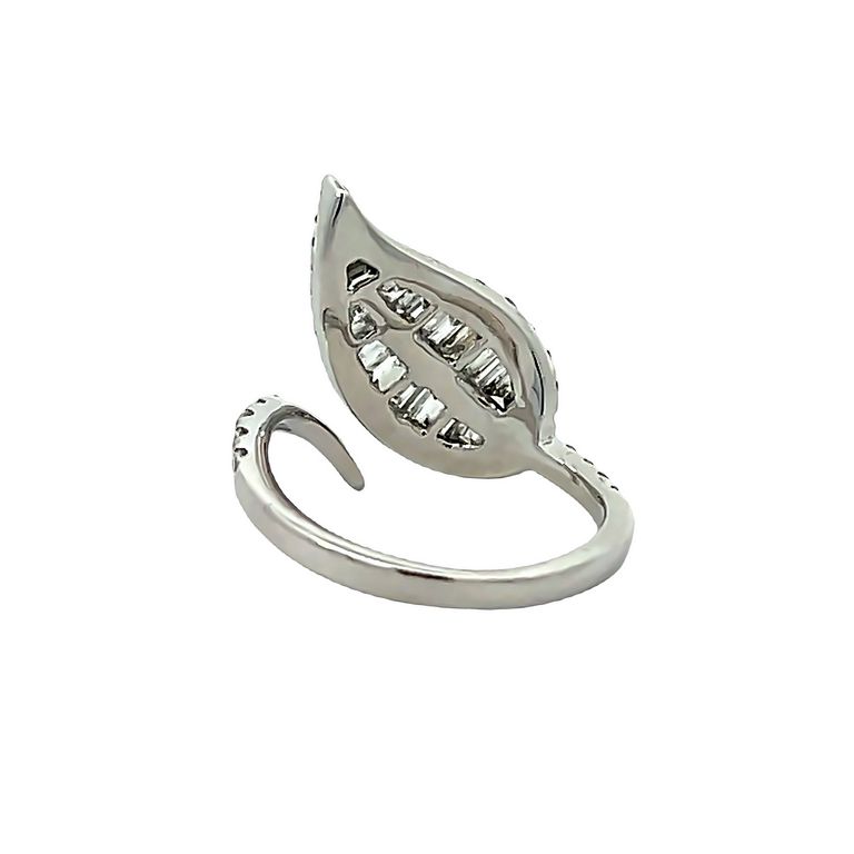 Leaf Fashion Baguette & Round Diamond Ring 1.08CT 18K White