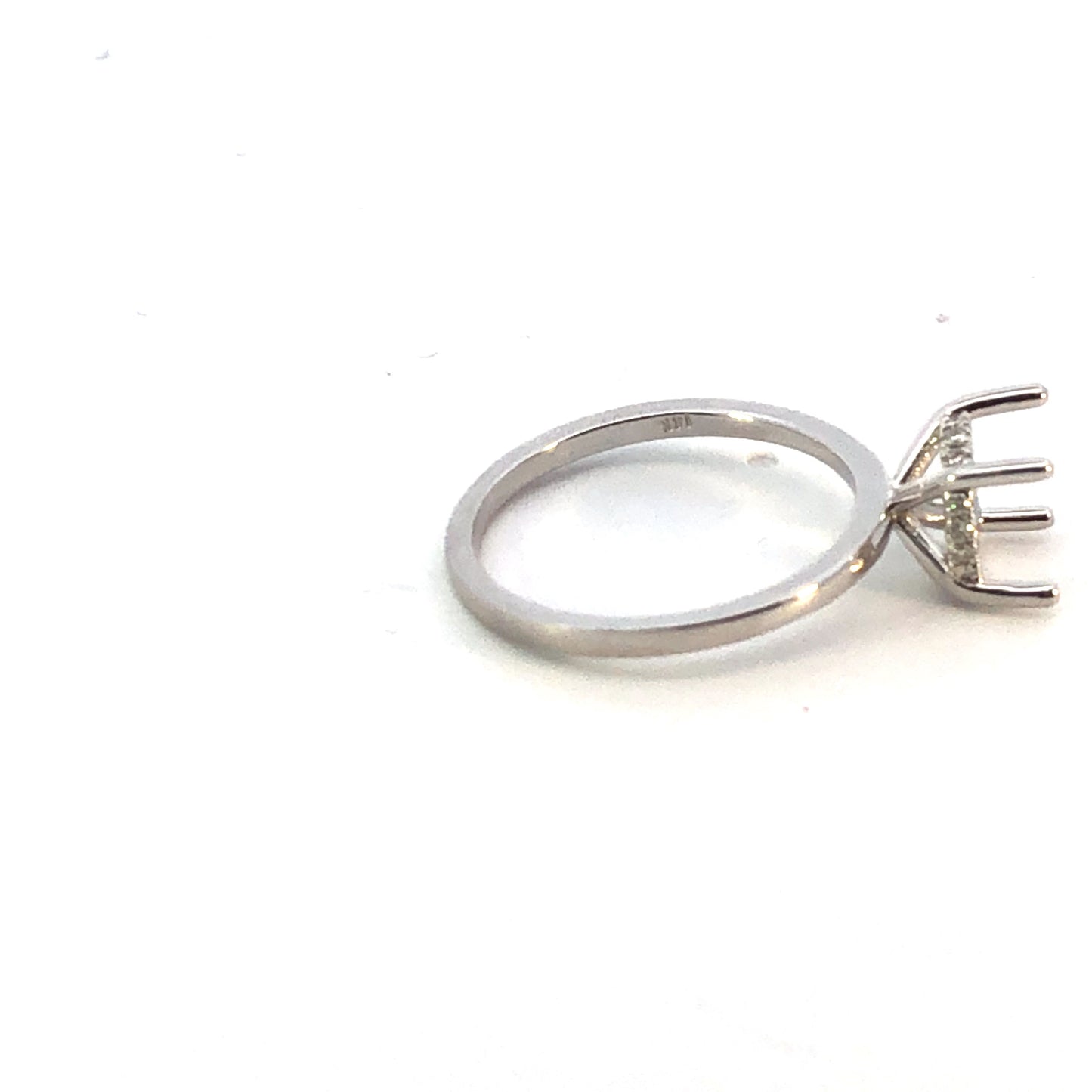 18K White Gold Diamond Engagement Ring Setting – 0.07CT