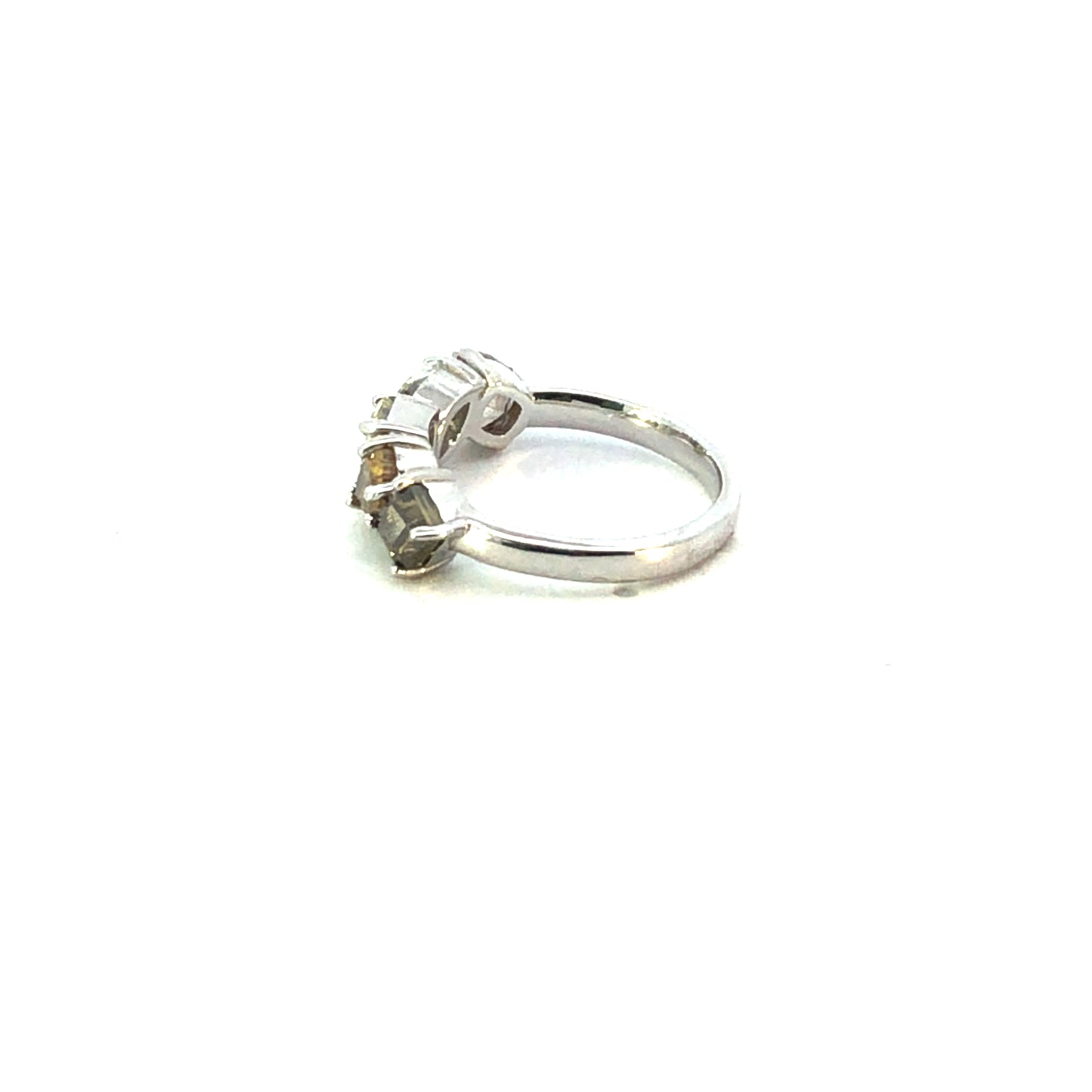 D2.81 ct 18k Gold Multi-Diamond Ring