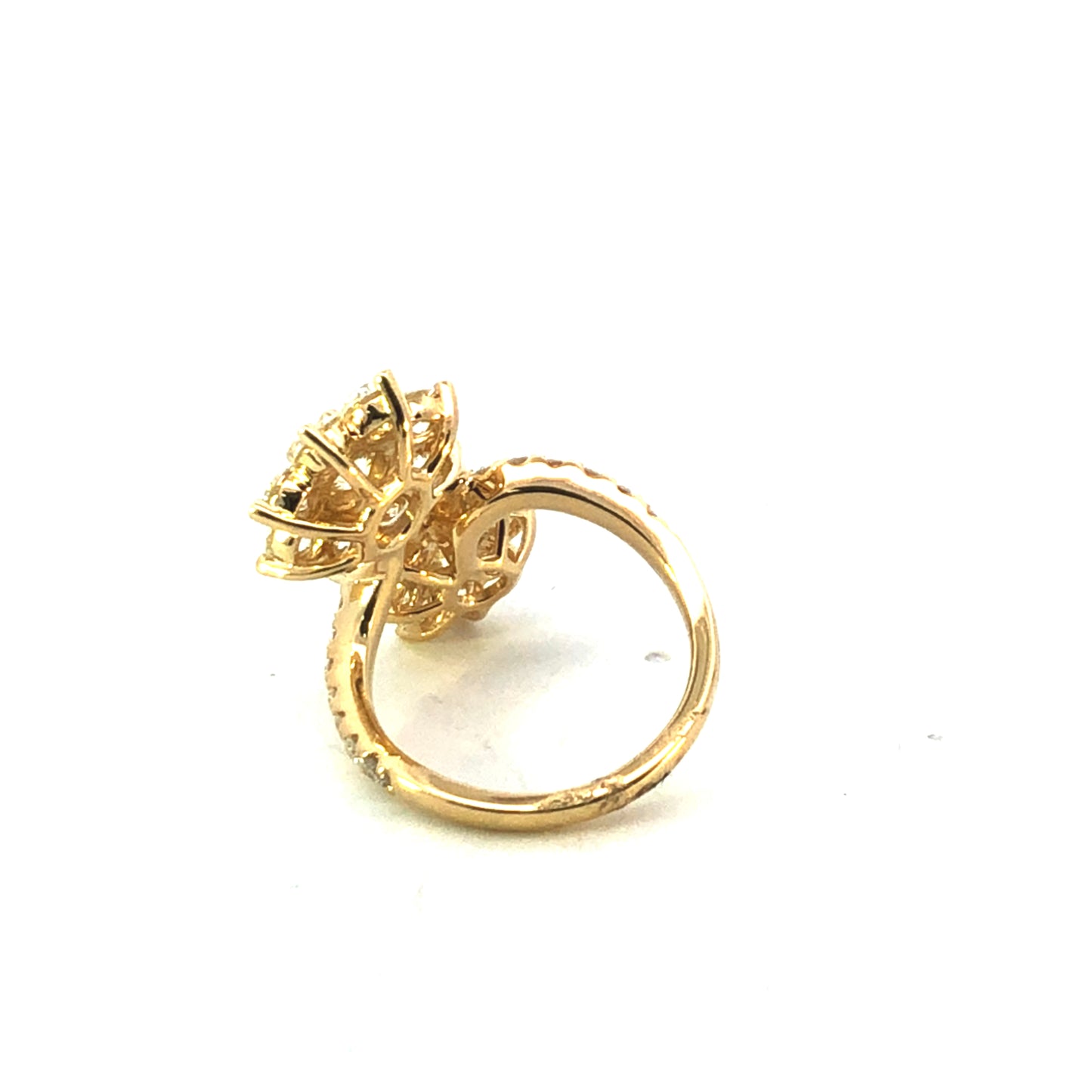 18K Yellow Gold Floral Cluster Diamond Ring - 3.25ct Total Diamond Weight