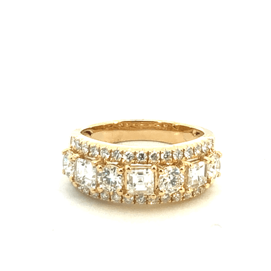 Elegant 18K Yellow Gold Multi-Stone Diamond Band (2.20ct Total)