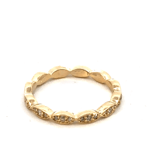 Elegant Gold Ring with Sparkling Details of 0.28 ct of shimmering diamonds,