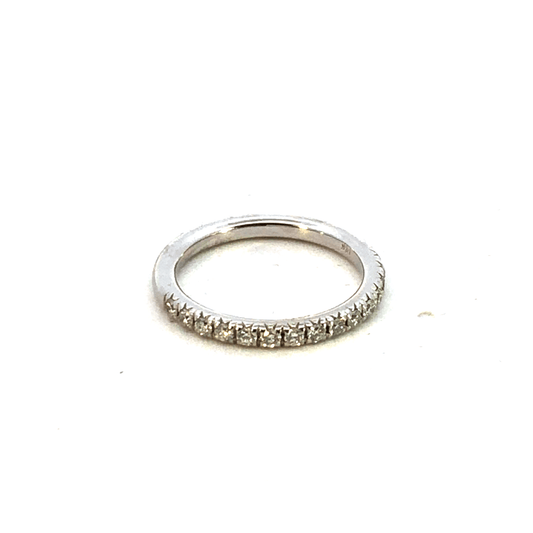 Elegant Diamond-Studded Ring Diamond Weight: 0.26 ct  14k Yellow Gold
